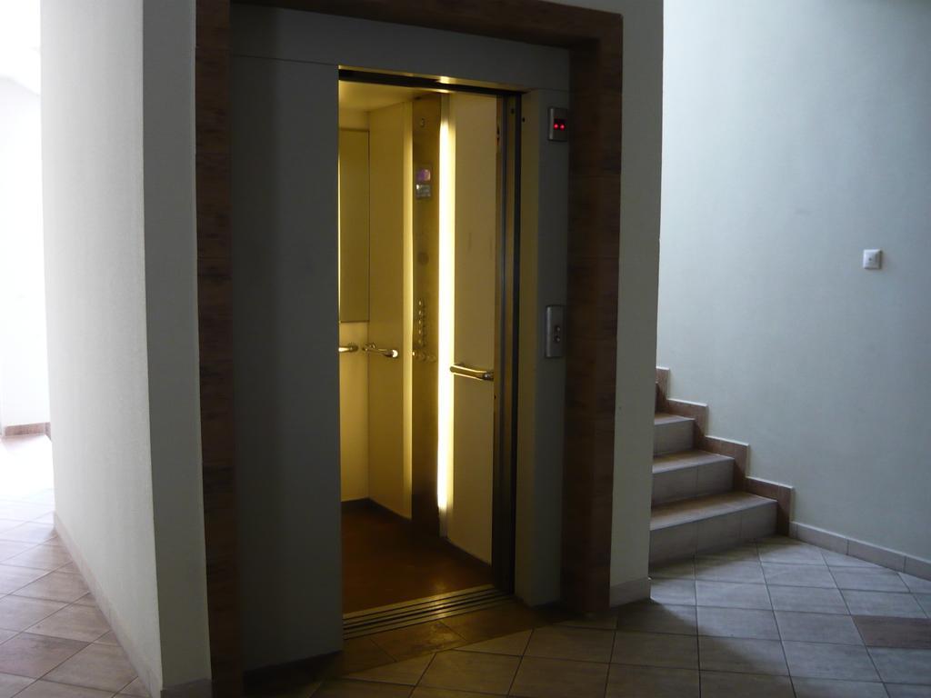 Aqua Wellness Apartments Hajduszoboszlo Bilik gambar